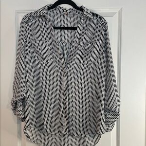 Candie's Monochrome Patterned Blouse